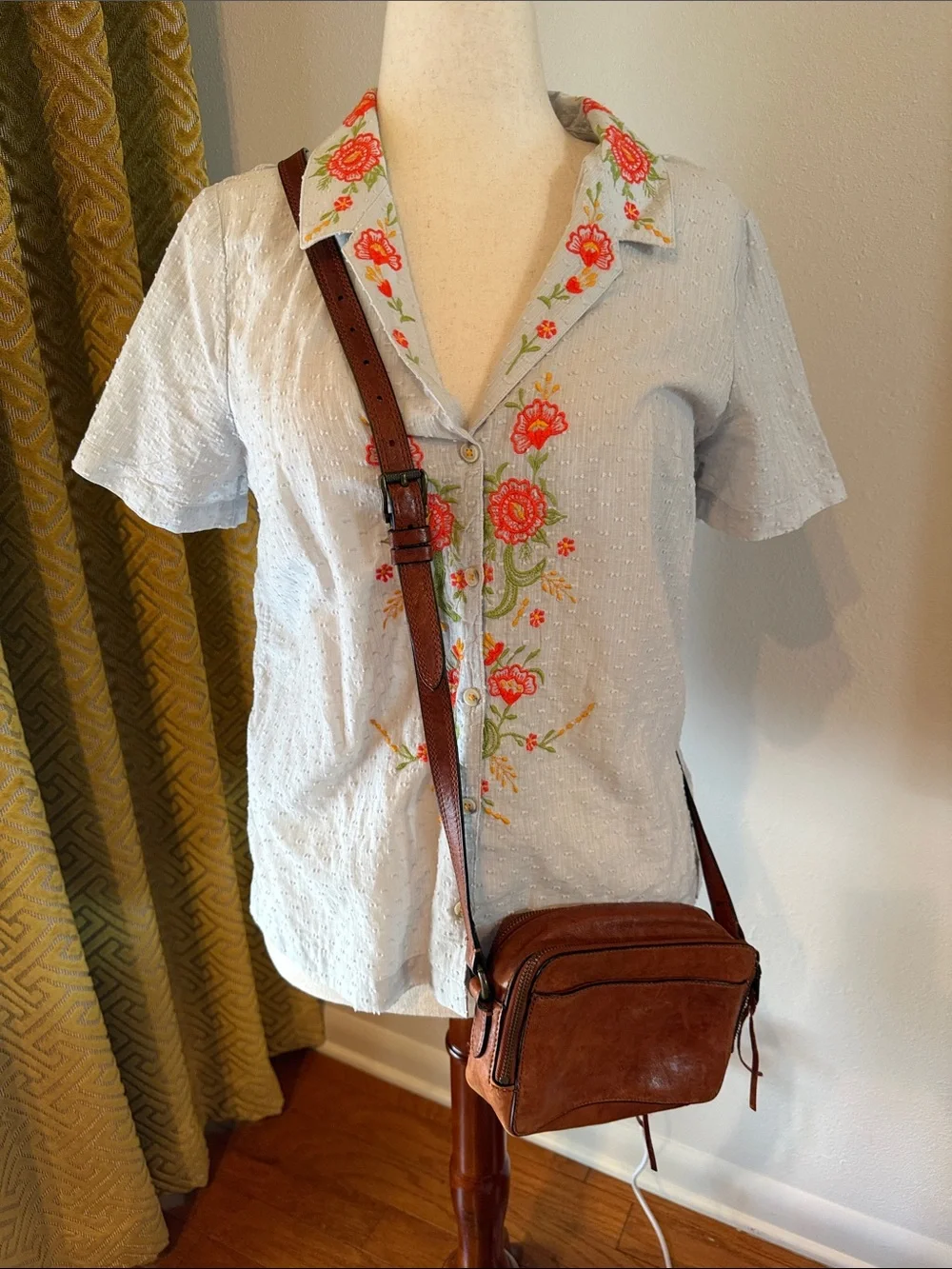 Frye Chestnut Brown Leather Messenger Crossbody